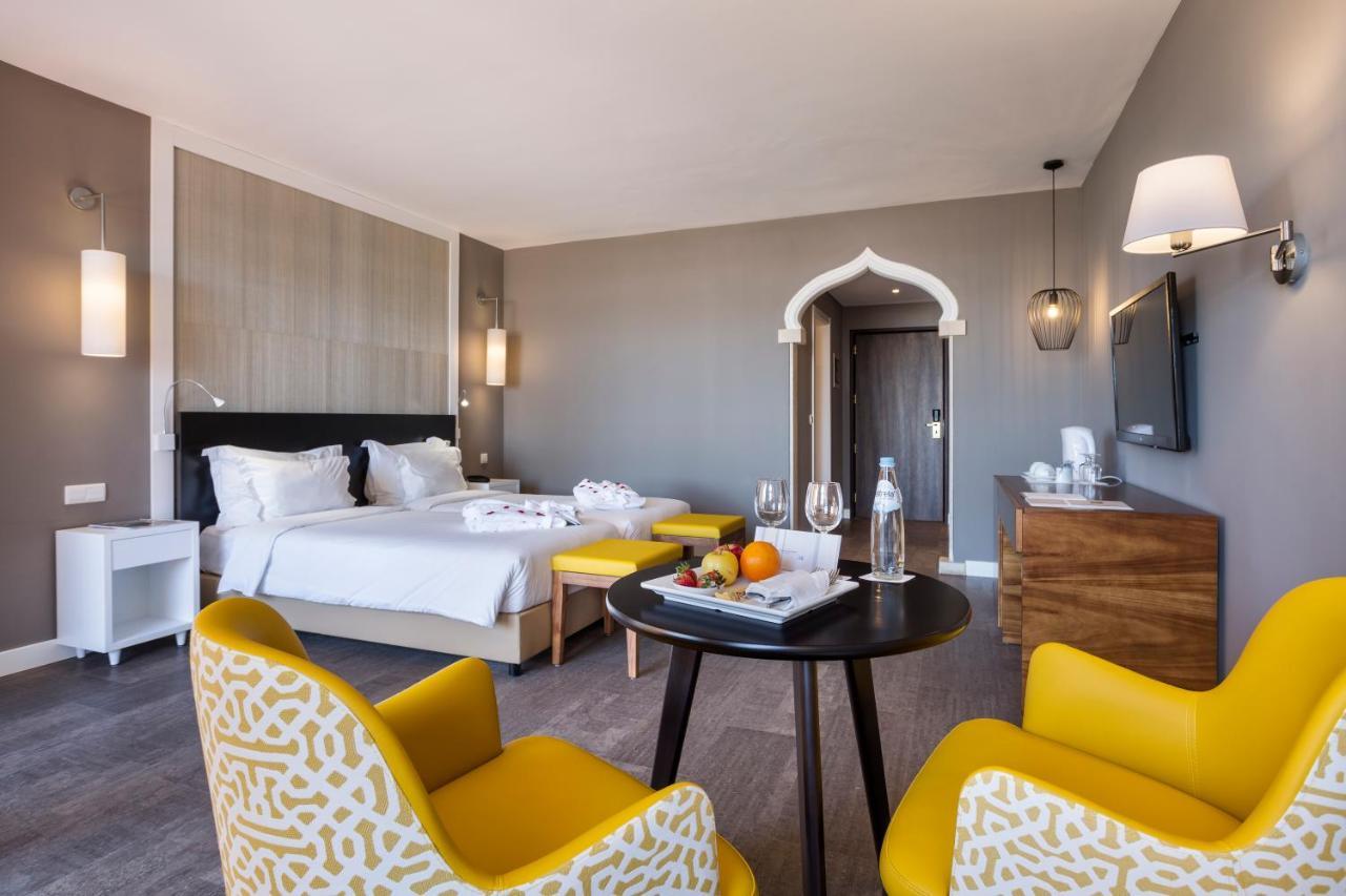 Double or Twin Room Side Sea View