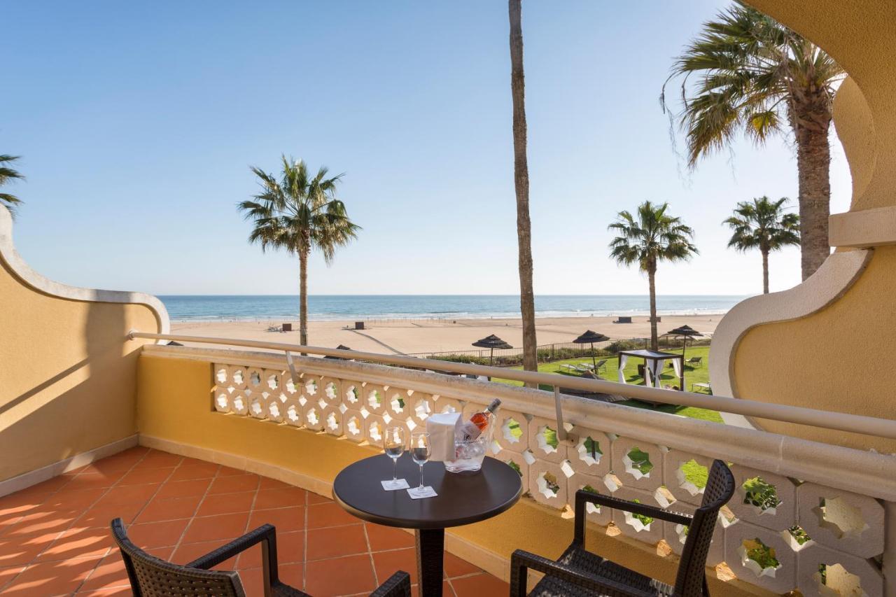 Double or Twin Room Side Sea View